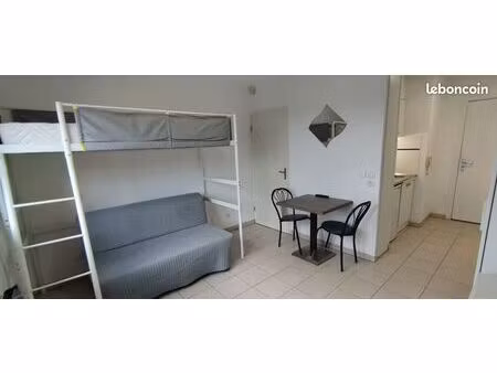 studio meublé et rénové de 20 43 m² avec place de parking dans une résidence sécurisée à r