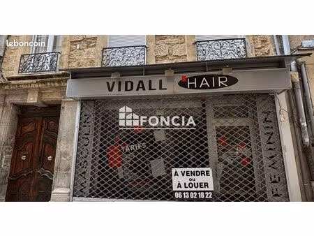 local de caractère au cœur du centre historique de bagnols sur ceze