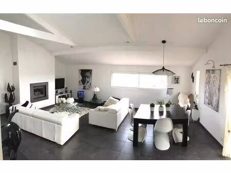 coteaux pech david - villat6 212 m² avec garage 46m2 sur 820 m²