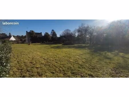 terrain 990m2 redene