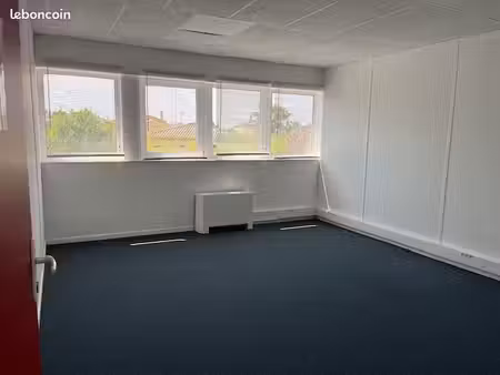 bureau à louer 20 m² - langlade proche nîmes - 1er mois offert - place parking et charges 