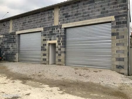 dépôt / hangar location