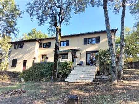 villa 7 pièces 178 m²