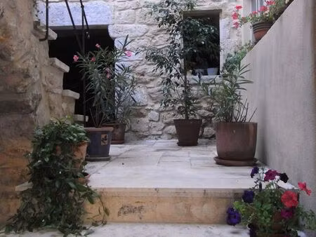 maison de village en pierre