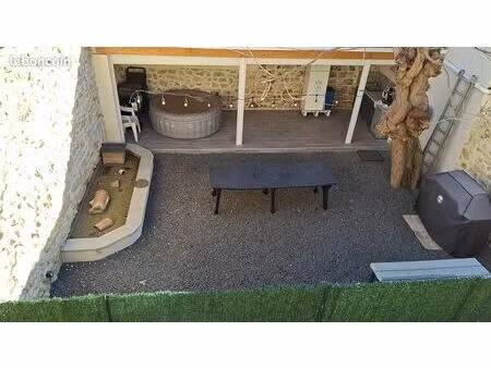 appartement rénové avec terrasse et cour privative à quissac (30)