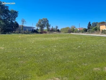 terrain 894 m² merville