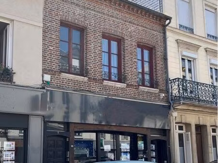 immeuble 150m centre bourg achard