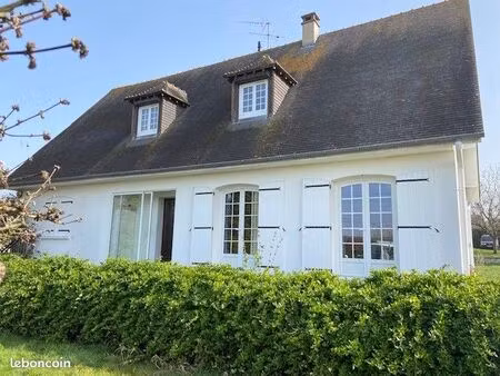 maison familiale 5 chambres avec piscine creusée et grand jardin