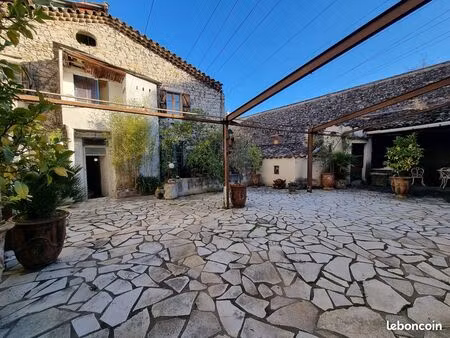 opportunité spécial investisseur – immeuble de 875 m² au cœur d'anduze