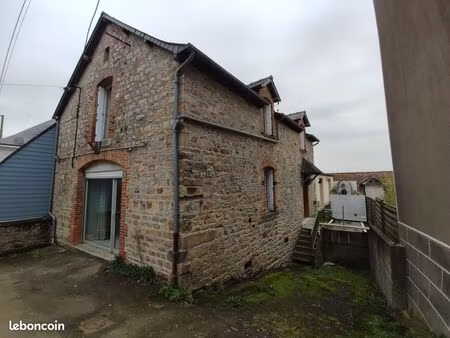 maison familiale avec sous-sol complet