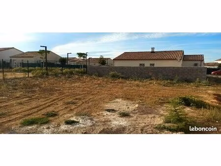 terrain 457 m² pouzolles