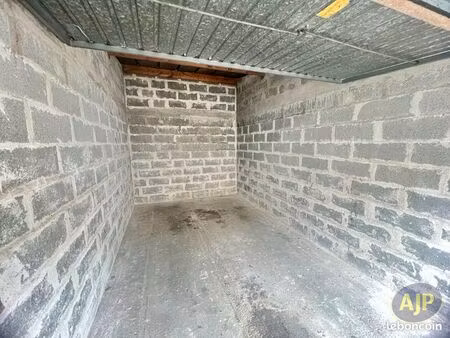 parking/box 1 pièce 17 m²