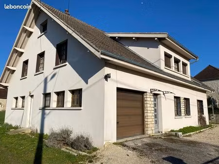 maison 8 pièces 189 m²