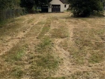 terrain avec garage de 1653 m2