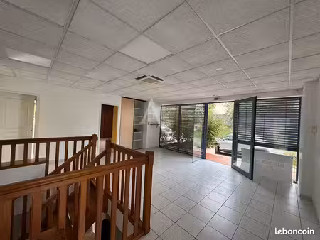 immeuble 13 pièces 223 m²