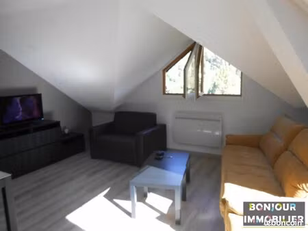 studio 1 pièce 27 m²