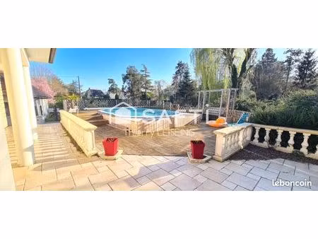 propriété 7 pièces 220 m²