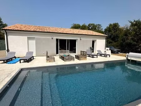 maison récente 2022 avec piscine – 100 m² – terrain 2200 m² – à 2 min de fleurance