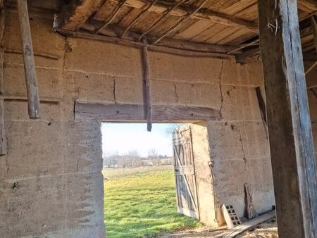 grange en pisé à réhabiliter