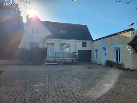 maison 10 pièces 325 m²