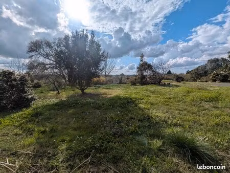 terrain 1 084 m² plassac