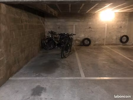 place de parking au sous-sol d’une résidence sécurisé ville d’ete