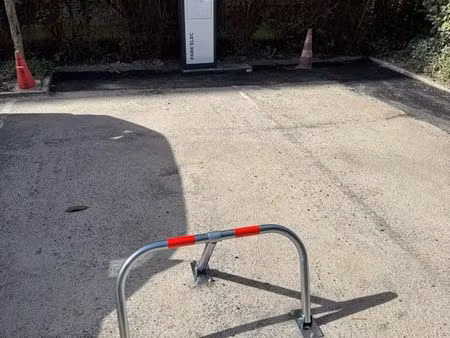 emplacement parking borne recharge électrique