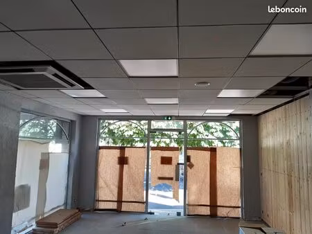 local commercial - avenue maunoury