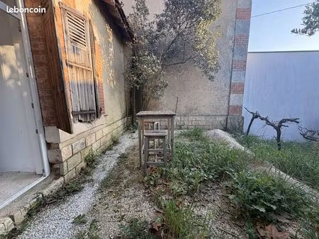 local 63 m² vauvert