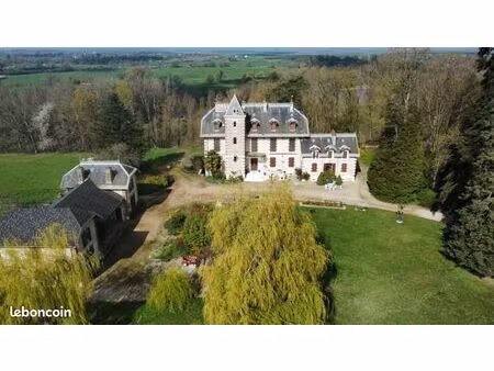 maison 33 pièces 1 700 m²