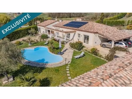 villa spacieuse  jardin arboré  piscine