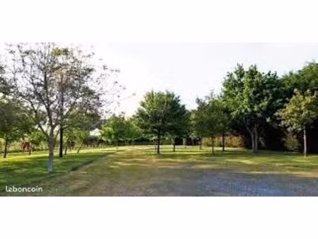 recherche terrain de loisirs