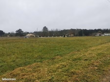 terrain 1 730 m² gajac