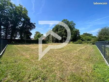 terrain 944 m² saugnac et cambran