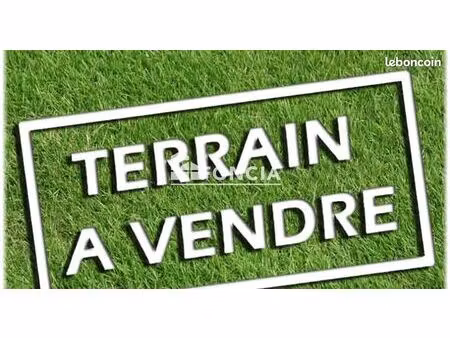 terrain viabilisé de 761 mètres carrés prêt à construire dans quartier prisé de villeneuve