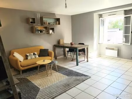 carhaix loue appartement 65 m² t-3