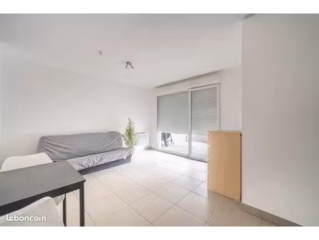 studio 1 pièce 26 m²