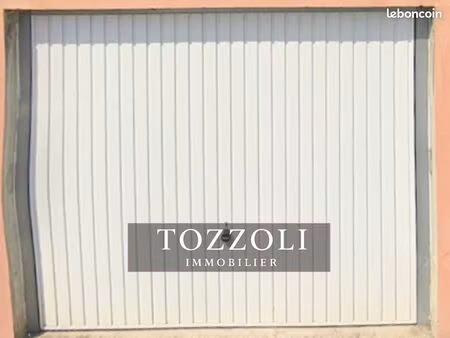 parking/box 1 pièce 12 m²