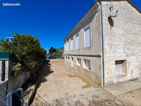 maison à lugon et l'ile du carney