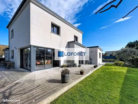 maison 7 pièces 156 m²