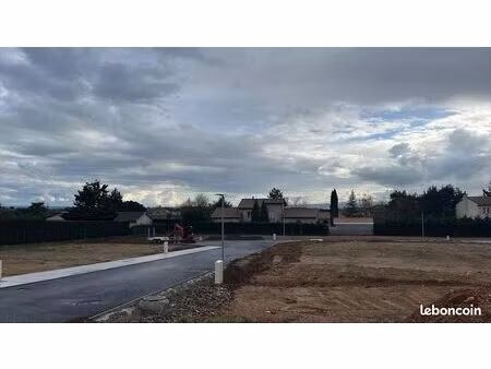 terrain 348 m² roussillon