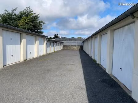 garage fermé / angers