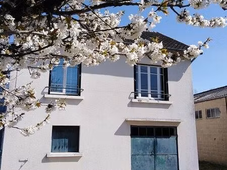 maison de 80 m² au centre d’un jardin de 472 m²