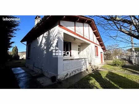 maison de plain-pied à rénover avec jardin dans quartier résidentiel calme