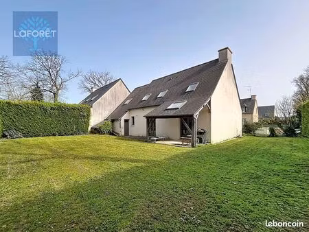 maison 8 pièces 122 m²