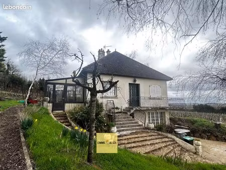 proche du centre ville de chinon- 3 chambres-