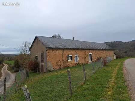 belle longère du morvan avec vue sur le lac de pannecière