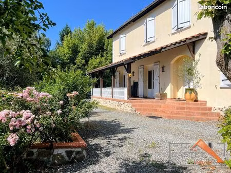 maison 5 pièces 202 m²