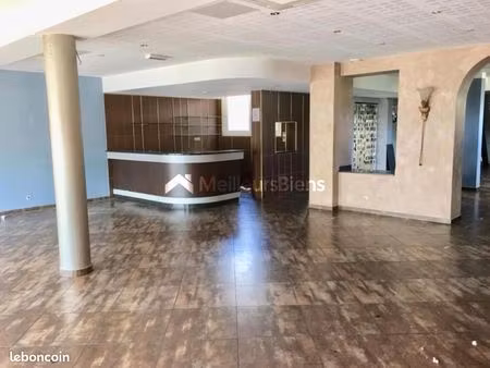 local commercial 231 m²