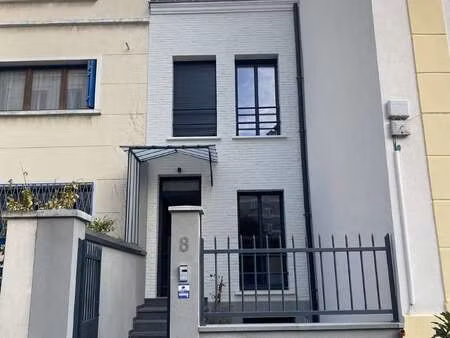 vente maison à courbevoie (92400) : à vendre / 173m² courbevoie